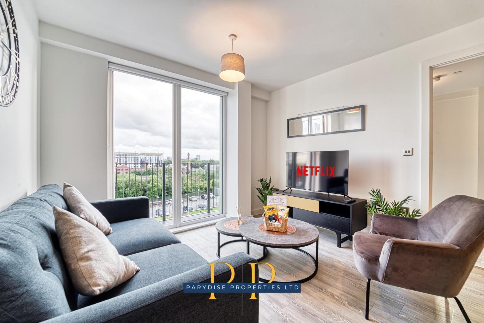 The Middlewood Plaza Suite - By Parydise Properties - Business Or Leisure Stays, Central Location, Sleeps 4, Salford Manchester Bagian luar foto